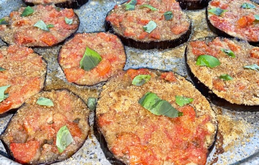 Melanzane gratinate con pomodorini