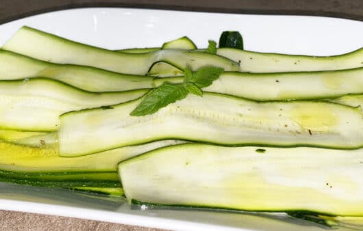 Zucchine marinate senza cottura