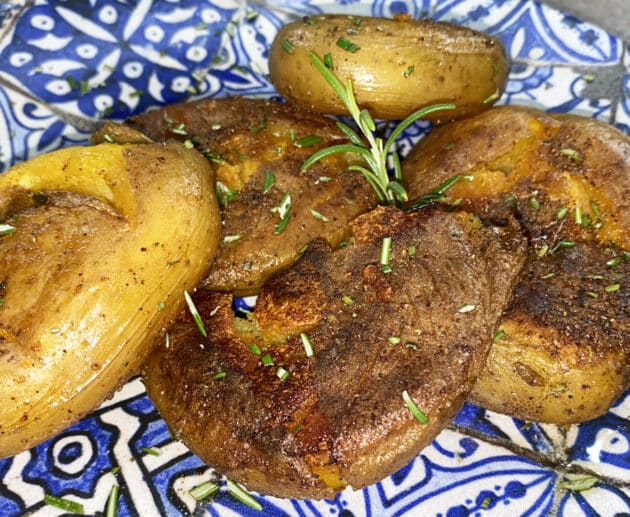 Patate con la buccia croccanti in padella