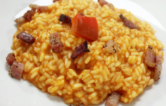 Risotto crema di peperoni e guanciale croccante