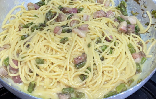 Carbonara con asparagi