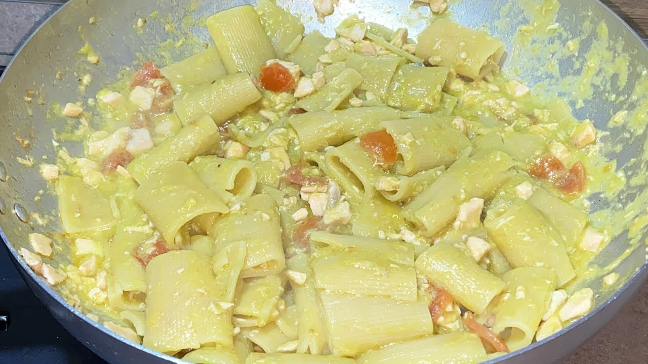 Pasta vodka, salmone e crema di asparagi