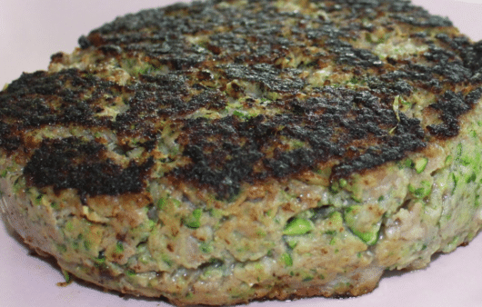 Burger di zucchine e carne senza uova