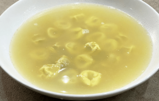 Brodo di carne a modo mio con tortellini