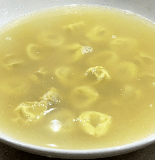 Brodo di carne a modo mio con tortellini