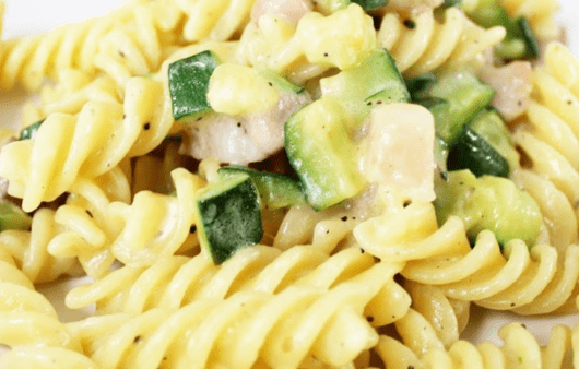 Fusilli con zucchine e guanciale