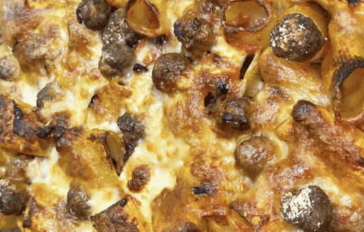 Pasta al forno con melanzane, polpettine e provola