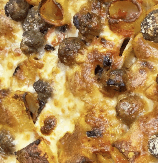 Pasta al forno con melanzane, polpettine e provola