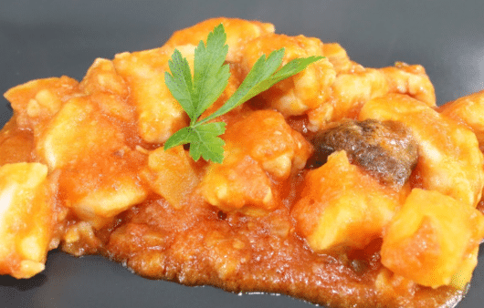 Spezzatino di pollo con funghi e patate