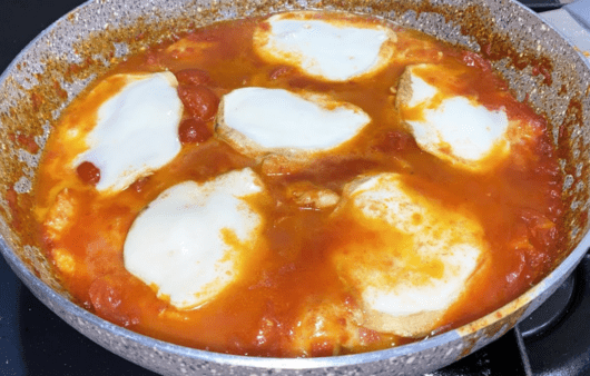 Petto di pollo alla pizzaiola con provola