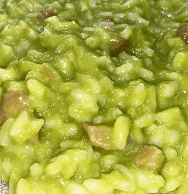 Risotto crema di piselli e pancetta croccante