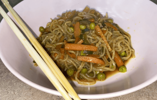 Spaghetti di Konjac all'orientale