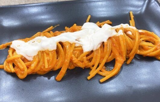 Spaghetti pomodorini, nduja e stracciatella