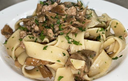 Pappardelle porcini, tartufo e salsiccia