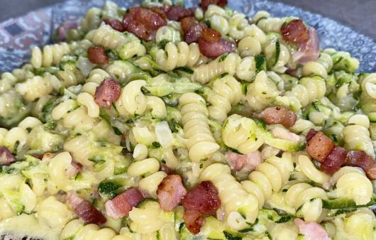 Pasta zucchine, Philadelphia e pancetta