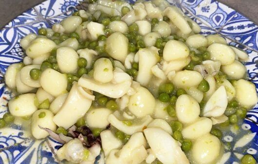 Gnocchetti seppie e piselli