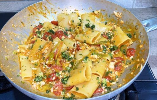 Paccheri orata, fiori di zucca e pomodorini