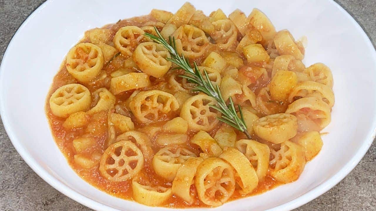 Pasta e patate rossa a modo mio