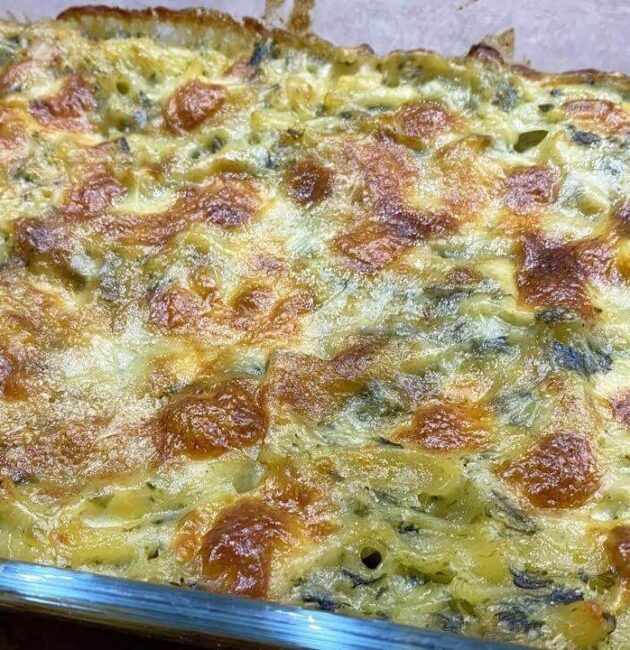 Pasta e patate al forno con spinaci e scamorza 