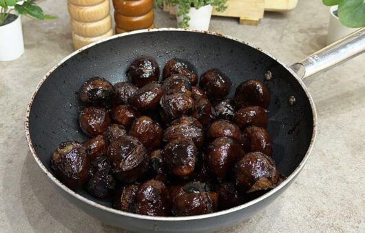 Castagne in padella con lo zucchero