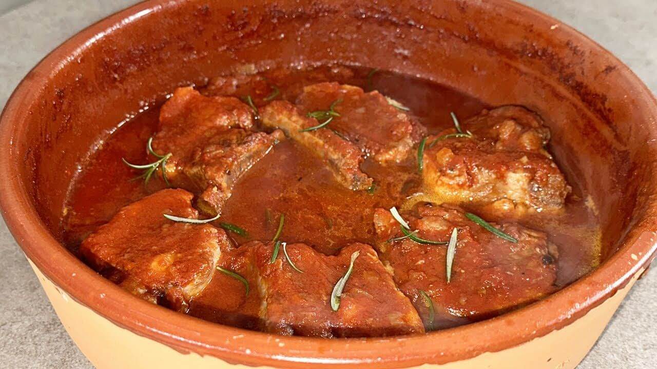 Costine di maiale al pomodoro