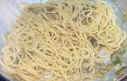 Spaghetti carciofi e bottarga di tonno