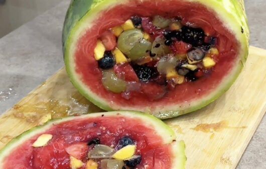 Anguria ripiena di frutta
