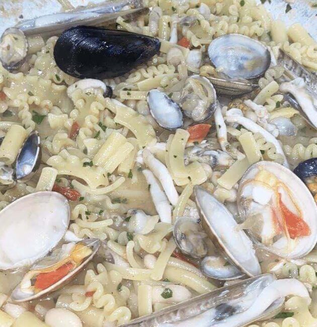 Pasta fagioli e frutti di mare