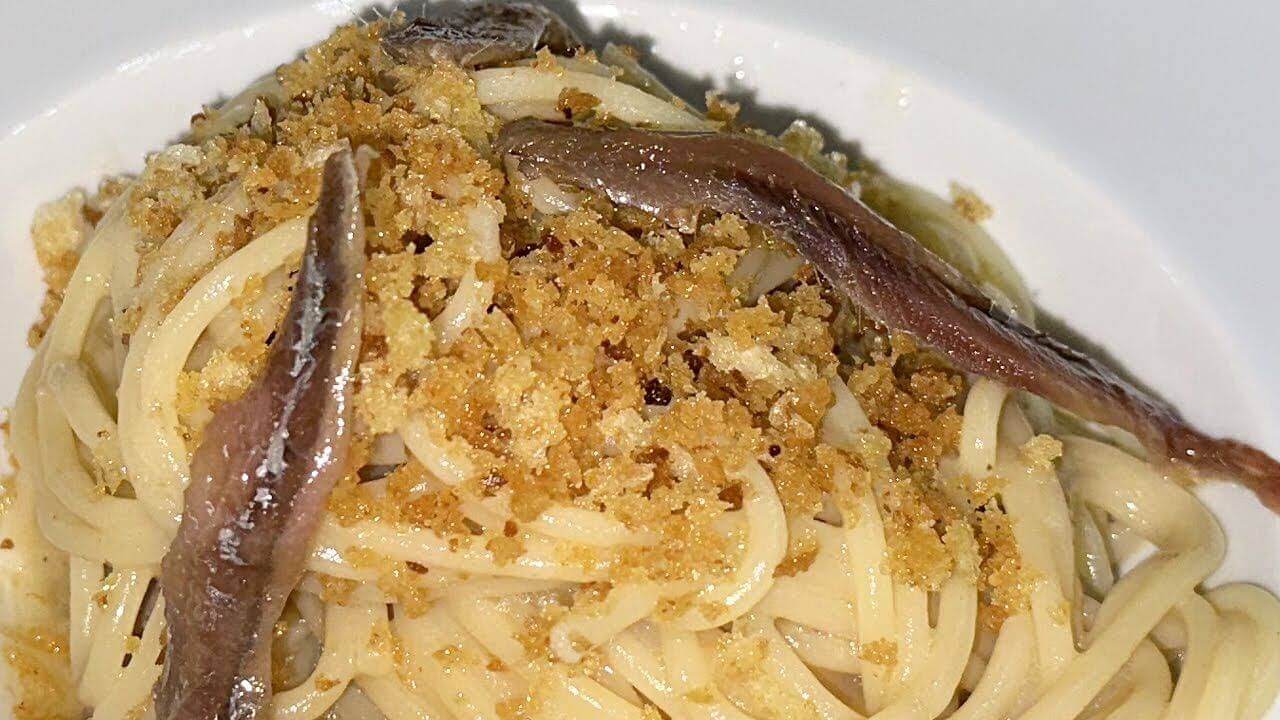 Spaghetti burro e alici