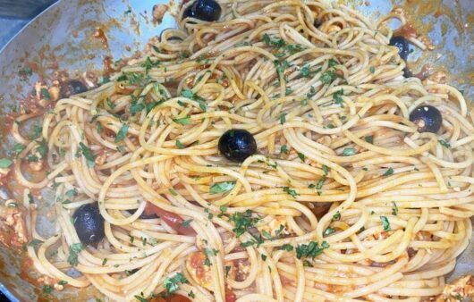 Spaghetti salmone e pomodorini