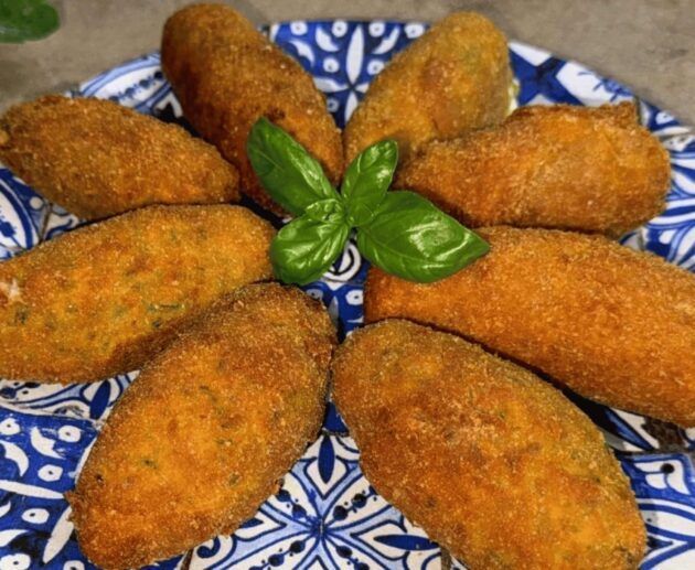 Crocchette di zucchine filanti ripiene di cotto e scamorza