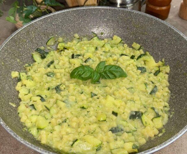 Pasta con le zucchine cremosa