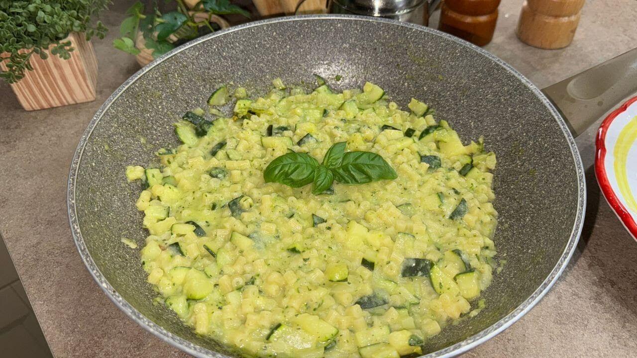 Pasta con le zucchine cremosa