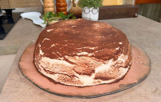 Zuccotto di pandoro al tiramisù ripieno di nutella