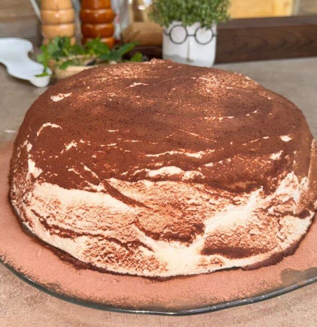 Zuccotto di pandoro al tiramisù ripieno di nutella