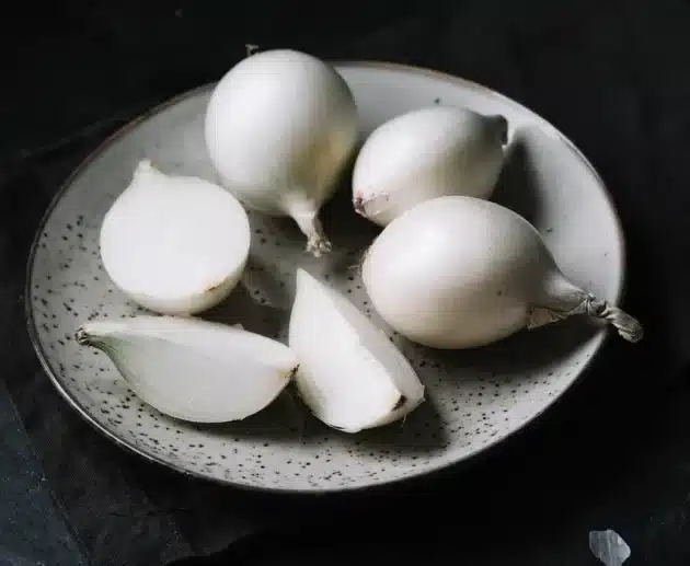 Tutto sulla cipolla bianca, proprietà, benessere e salute in cucina