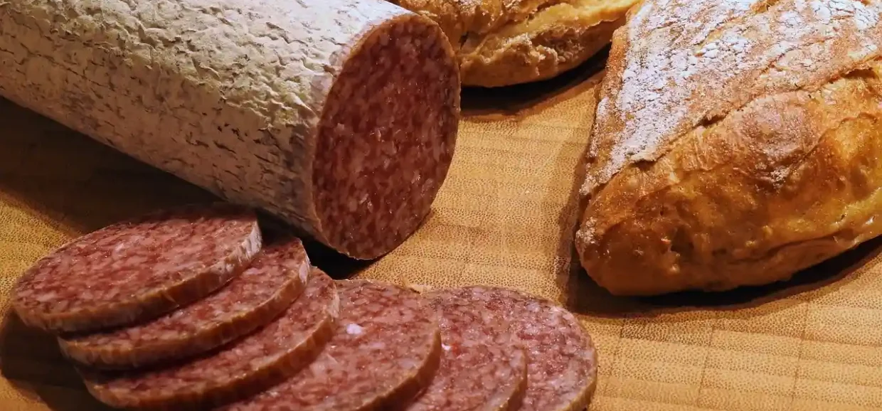 Tutto sul Salame: ecco cosa sapere su proprietà e benessere