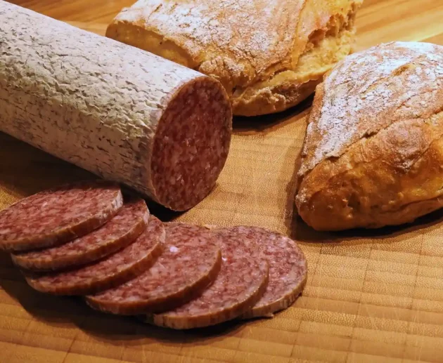 Tutto sul Salame: ecco cosa sapere su proprietà e benessere