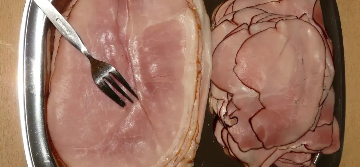 Tutto ciò che desideri sapere sul prosciutto cotto: fa bene?
