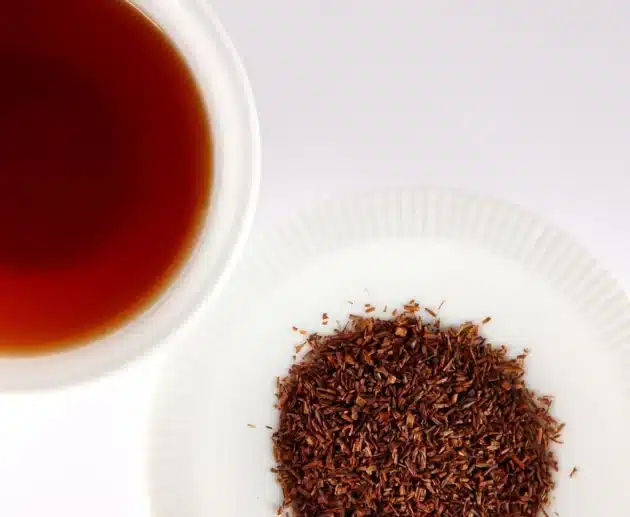 Tè Rooibos: quanto fa bene e quali proprietà ha