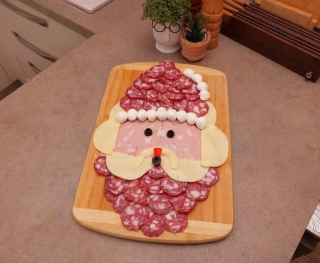 Il Tagliere di Babbo Natale: l’idea più semplice e divertente per servire un gustoso antipasto in famiglia durante le feste