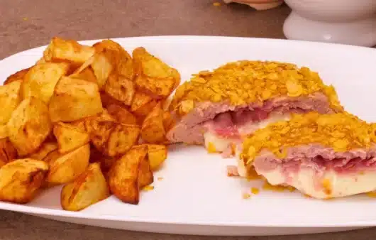 I cordon bleu furbissimi con contorno di patate in friggitrice ad aria sono la soluzione perfetta quando si ha voglia di qualcosa di goloso e appagante, ma senza complicarsi la vita in cucina.