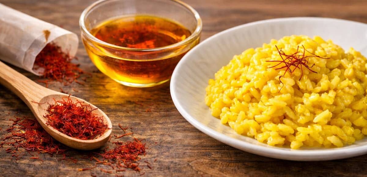 Lo zafferano è prezioso e delicato: basta un errore per rovinarlo. Scopri tutti i trucchi pratici per usarlo nella pasta e ottenere colore, profumo e gusto perfetti.