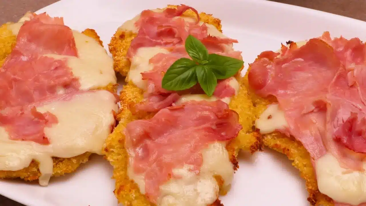 Ricetta facile e veloce delle cotolette di pollo alla ghiottona con doppia impanatura