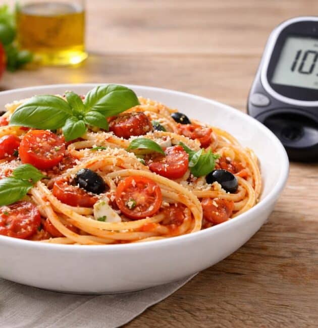 La pasta fa alzare troppo la glicemia? Dipende da cottura, porzione e condimento. Ecco cosa succede nel corpo dopo un piatto di pasta.