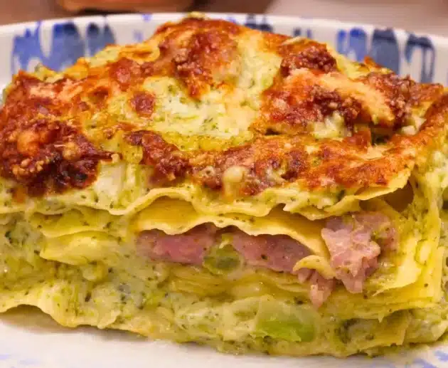 Ricette di cucina semplici spiegate passo passo con foto e video. Scopri ricette sfiziose per antipasti, primi, secondi, contorni e dolci!