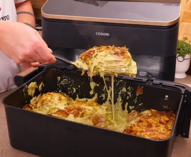 Come preparare la lasagna al pesto di pistacchio e mortadella: ricetta cremosa e originale per occasioni speciali.