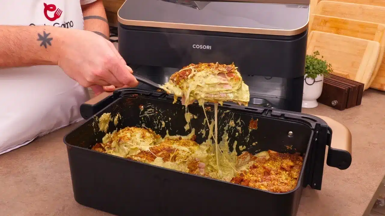 Come preparare la lasagna al pesto di pistacchio e mortadella: ricetta cremosa e originale per occasioni speciali.