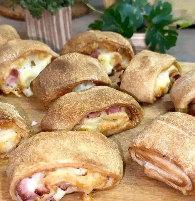 Ricette di cucina semplici spiegate passo passo con foto e video. Scopri ricette sfiziose per antipasti, primi, secondi, contorni e dolci!
