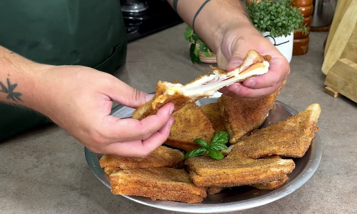 Come preparare la mozzarella in carrozza con mortadella e scamorza affumicata: ricetta croccante e golosa.